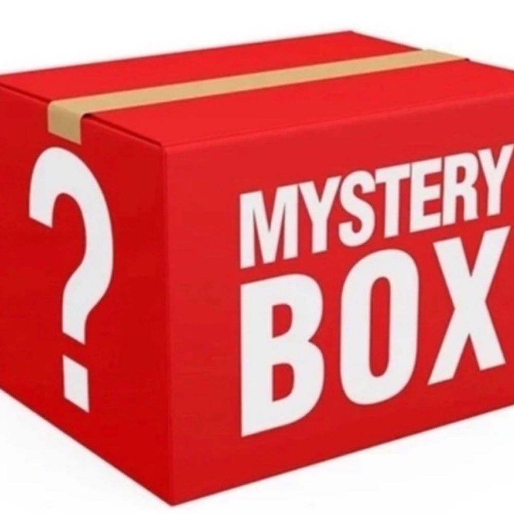 MALL BRAND MYSTERY BOX!! Size S